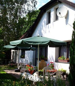 Lakeside Bed And Breakfast Berlin - Pension Am See Falkensee Exteriör bild